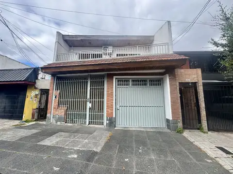 Casa - Venta - Argentina, Tres de Febrero - Fernándes de D'oliveira 3776