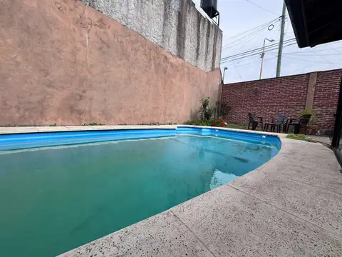 Casa en Venta con 2 cocheras
