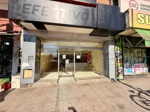 LOCAL EN ALQUILER - Excelente Ubicación Liniers