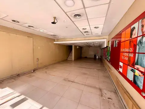 LOCAL EN ALQUILER - Excelente Ubicación Liniers
