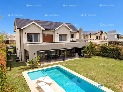 CASA EN VENTA EN BARRIO VISTAS PUERTOS 5 AMBIENTES