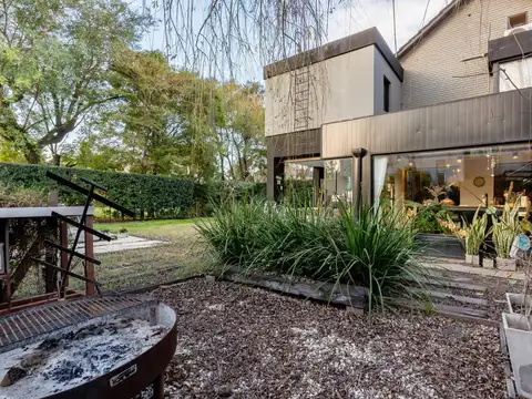 Casa en venta lbarrio privado duendes 2 dormitorios pileta parrilla luminoso