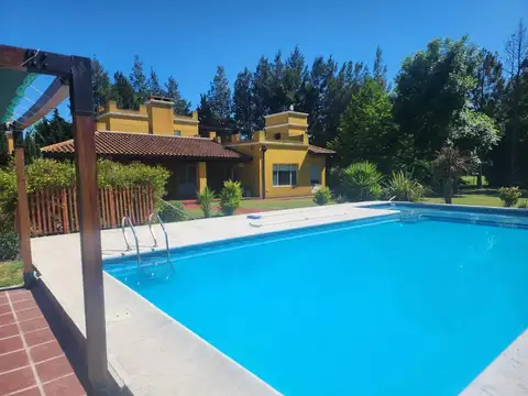Casa 4 ambientes con 4 baños