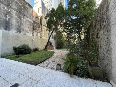 Guayaquil 800, Piso PB