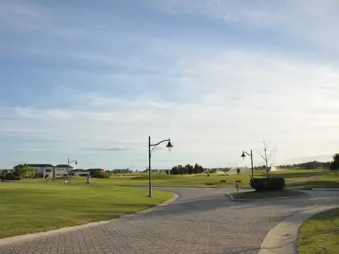 LOTE A LAGUNA EN LA PROVIDENCIA CANNING