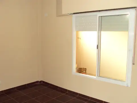 Departamento en Alquiler en Castelar Sur, $ 750.000