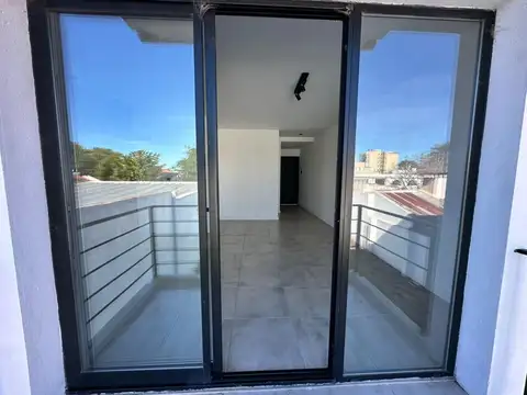 VENTA PH 2 AMB CON BALCÓN PRIMER PISO JAN JOSE