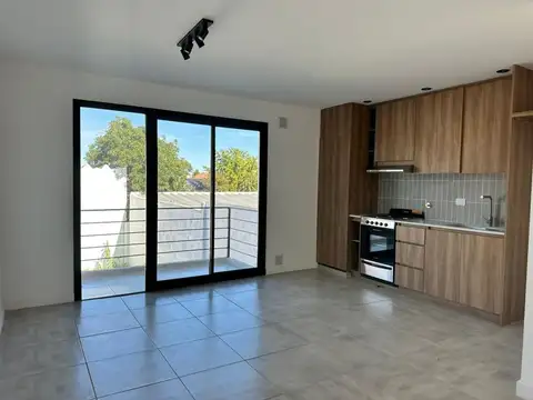 VENTA PH 2 AMB CON BALCÓN PRIMER PISO JAN JOSE