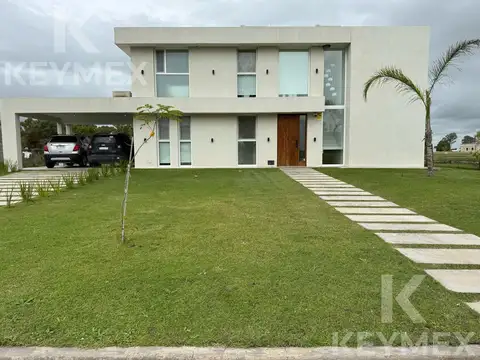 Venta Casa en Area 60 - La Victoria