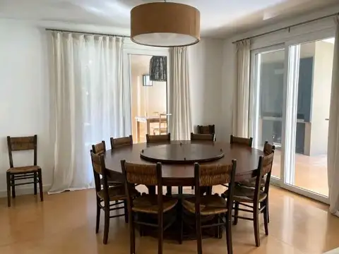 Casa en Alquiler Temporal en Martindale Country Club, USD 4.000