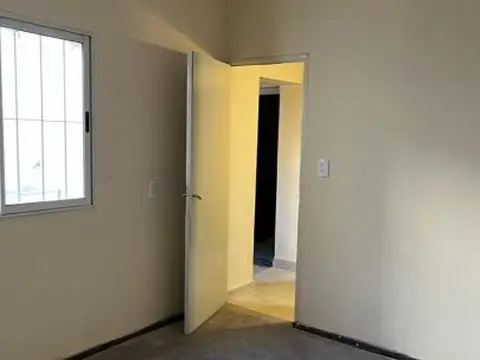 Casa de dos dormitorios con cochera