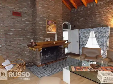 Casa en Venta con 1 cochera