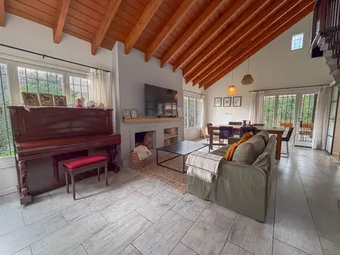 VENTA CASA CINCO AMBIENTES BOSQUE PERALTA RAMOS