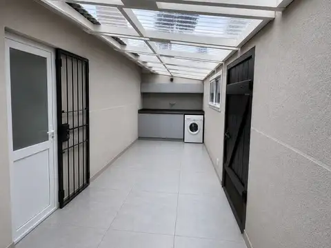 Casa 5 ambientes con 2 baños