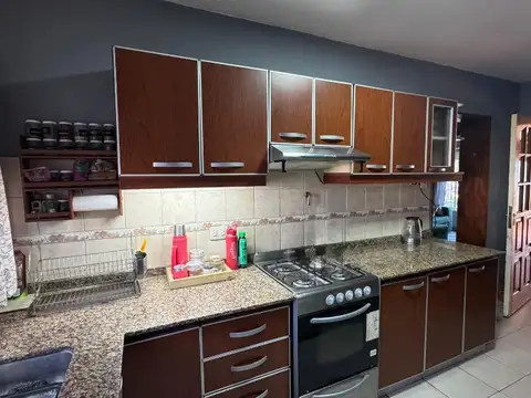 Casa 4 ambientes con 1 baño