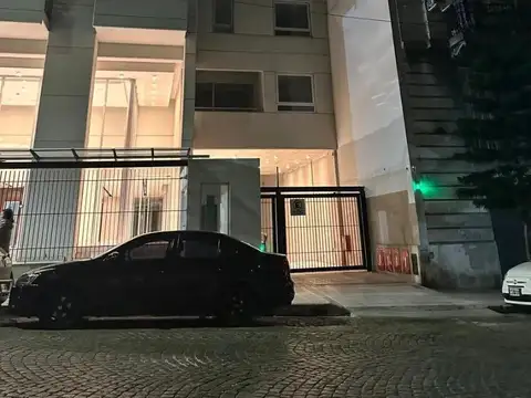 ALQUILER – 3 AMBIENTES NUEVO CON COCHERA , BARRACAS