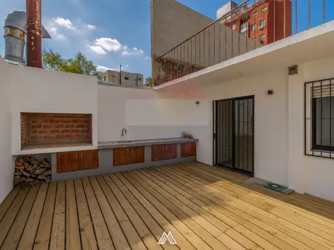 VENTA CASA 2 DORMITORIOS Y LOCAL COMERCIAL AGUADA