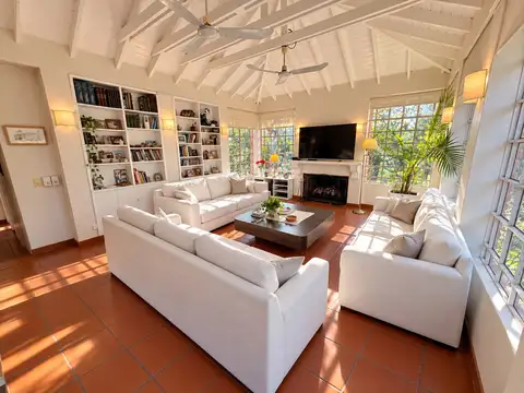 Casa en Venta con 1 cochera