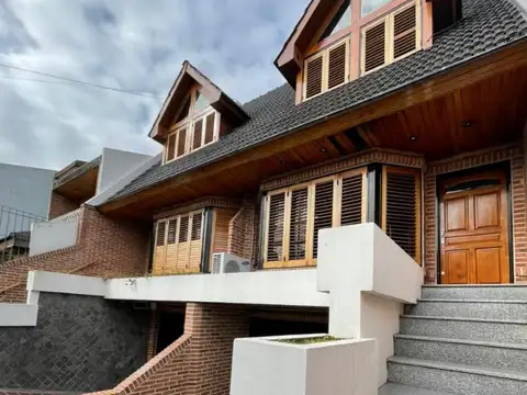 Casa en Venta en Villa Luzuriaga, USD 230.000