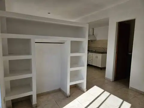 VENTA MONOAMBIENTE LUMINOSO C/ BALCÓN EN MORON