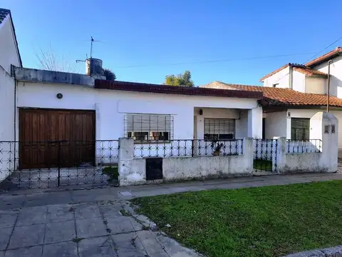 Casa Americana 3 amb Castelar Norte.