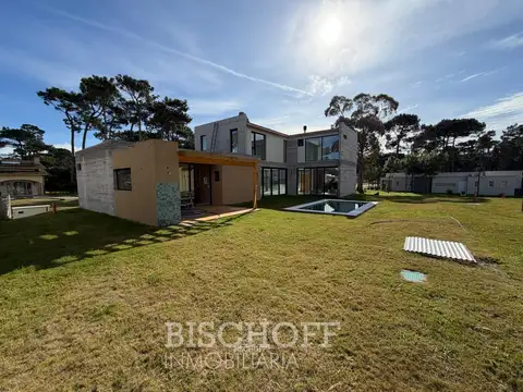 Casa en Venta en Pinamar, USD 460.000