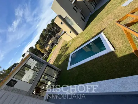 CASA EN VENTA A ESTRENAR | BARRIO ÁLAMOS