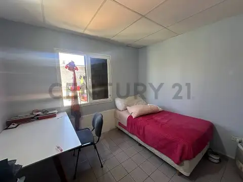 CASA EN STEFENELLI + DEPARTAMENTO EN VENTA