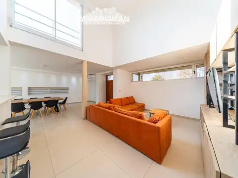 Casa 4 ambientes con 3 baños
