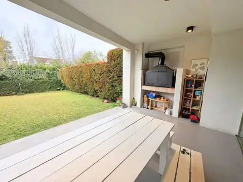 Casa en Alquiler en San Isidro Libertador / Lasalle, USD 2.500