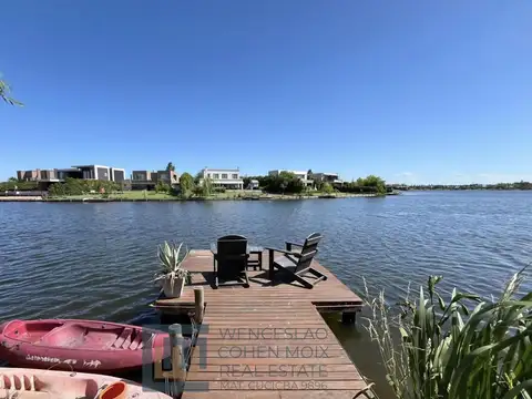 Casa con salida al lago en Barrio San Rafael