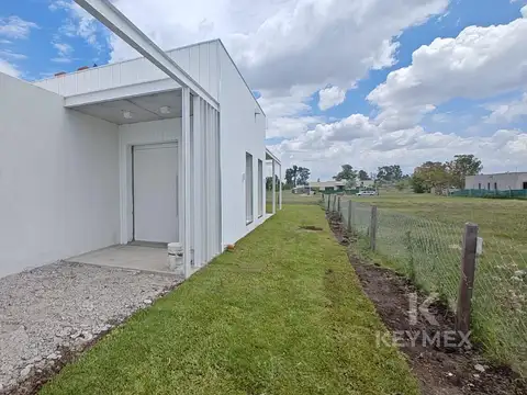 Casa en venta Santa Sofia  Pilar del Este.