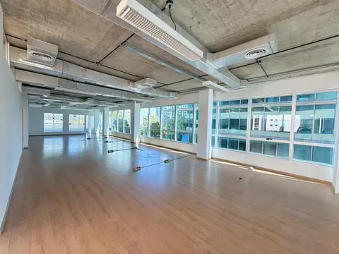 Oficina de 220m2 con 3 cocheras en edificio corporativo en alquiler ubicado en Vicente López.