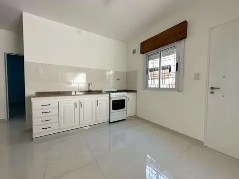 Departamento en Alquiler en Villa Ballester, $ 650.000