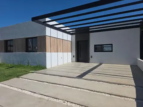 VENTA RINCONES DE MANANTIALES CASA DE 3 DORMITORIOS 2 BAÑOS 
