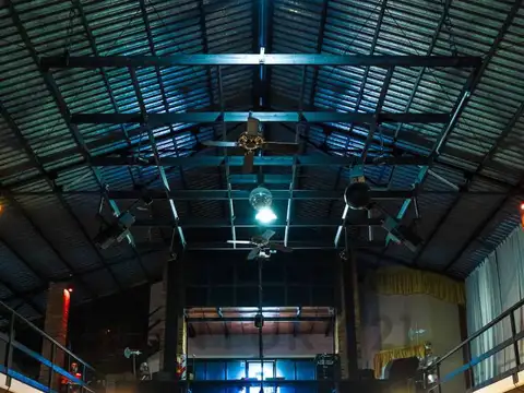 Casa en Venta con 10 cocheras