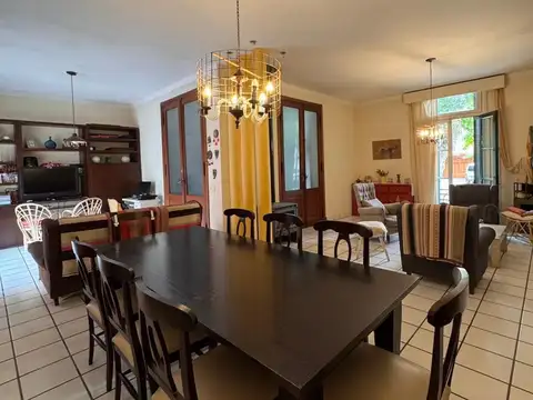 Casa 5 ambientes con 1 baño