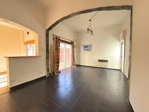 Depto Tipo Casa en Alquiler en Villa Ballester, $ 1.300.000
