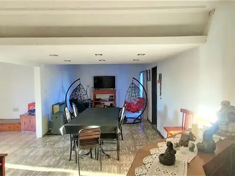 SE VENDE CASA + GALPÓN + DEPTO EN  RIO TERCERO