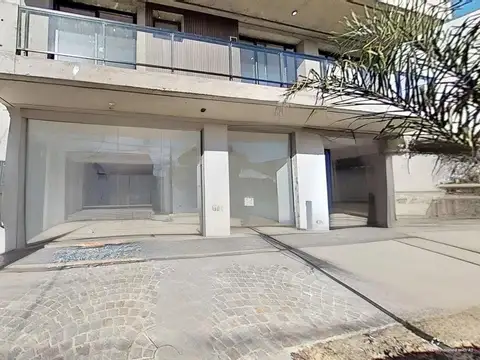 LOCAL COMERCIAL 158 m² A ESTRENAR FRENTE VIDRIADO Y PATIO