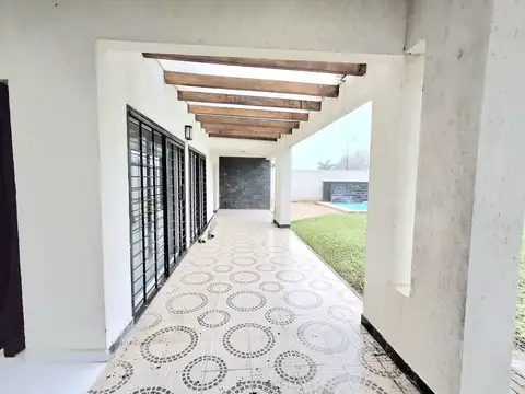 Casa en Venta con 2 cocheras