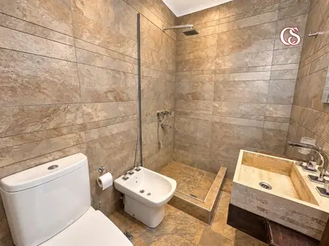 Casa 4 ambientes con 3 baños