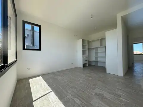 Casa 4 ambientes con 3 baños