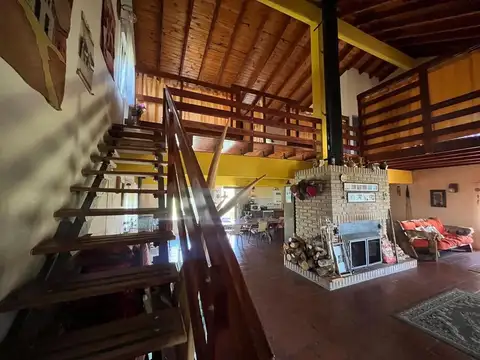 Casa 4 ambientes con 2 baños