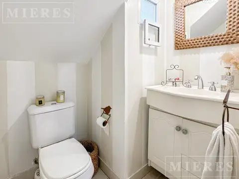 Casa en Alquiler con 2 cocheras