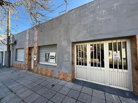 Casa 2 dormitorios y cochera