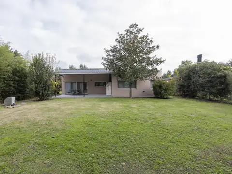 Casa en Venta con 2 cocheras