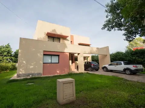 VENTA HERMOSA CASA NUEVA EN LOS MOLINOS