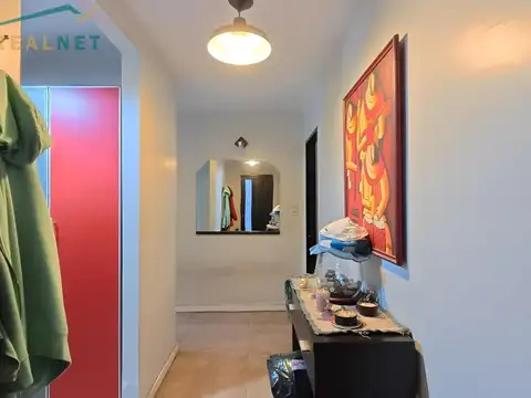 Casa 8 ambientes con 2 baños