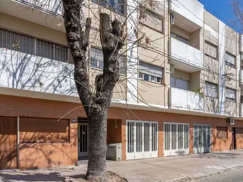 Departamento 3 Dormitorios Venta La Plata Cochera